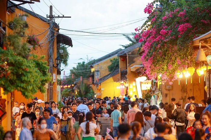  Cùng với những gì đã có, chắc chắn trong tương lai gần, Hội An sẽ trở thành một điểm đến an toàn, thân thiện, ấn tượng. (Ảnh: Minh Sơn/Vietnam+) 