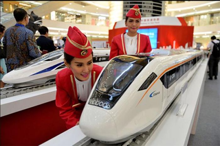 Tàu cao tốc, một trong những hạng mục đầu tư điển hình của Trung Quốc vào Indonesia.