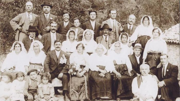 Tổ tiên của nam doanh nhân đã di cư từ ngôi làng ở Italy đến Scotland. 