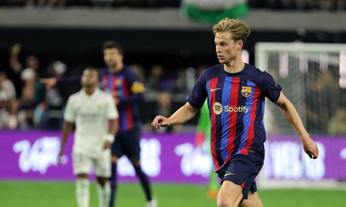De Jong trở lại hàng tiền vệ sau 3 trận liên tiếp chơi ở vị trí trung vệ
