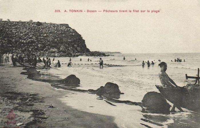 Những ngư dân kéo lưới