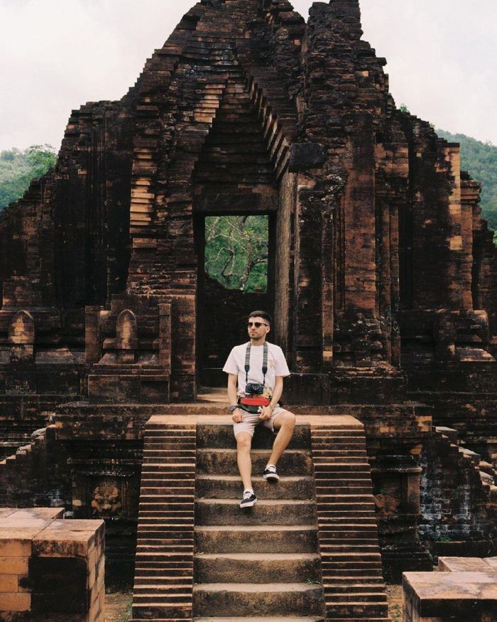 Ảnh: Andychewwk, Zenm0nkey108.