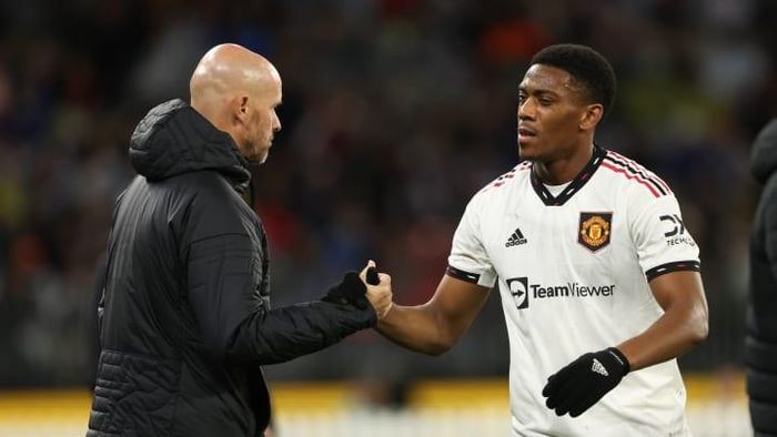 Dù vậy, HLV Ten Hag có thể đau đầu với hàng công Man Utd. Tương lai Ronaldo không chắc chắn, cộng thêm chấn thương của Martial ở trận gặp Atletico khiến "Quỷ đỏ" thiếu hụt nhân sự ở vị trí này. Không ngạc nhiên khi Man Utd đang dành sự quan tâm tới Sasa Kalajdzic của Stuttgart và Benjamin Sesko của Red Bull Salzburg.