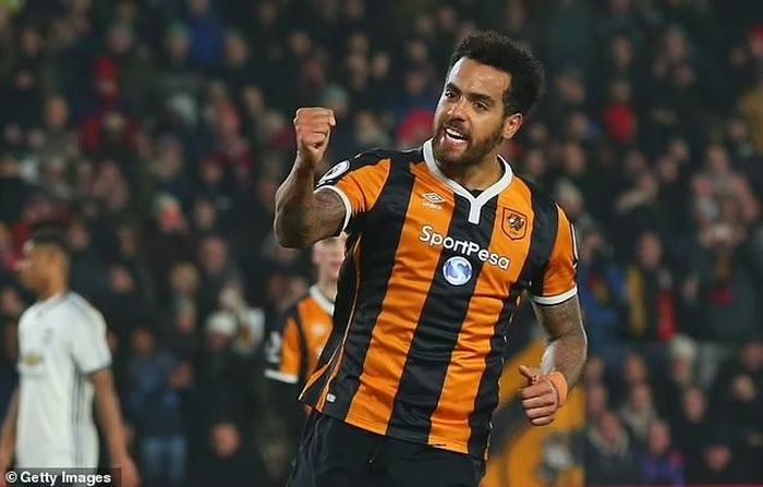 Tom Huddlestone gia nhập MU với tư cách cầu thủ kiêm HLV đội U21