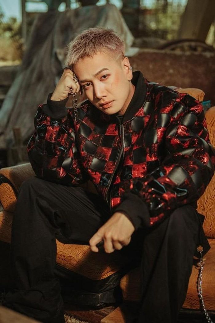 Lou Hoàng đang gây chú ý với MV “Bắt cóc con tim”