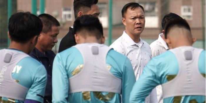 HLV Dương Hồng Sơn từ chức