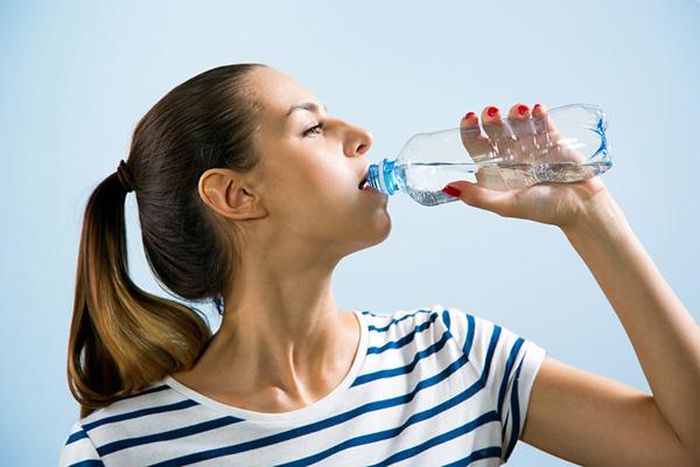Nên bổ sung nước hàng ngày để phòng bệnh