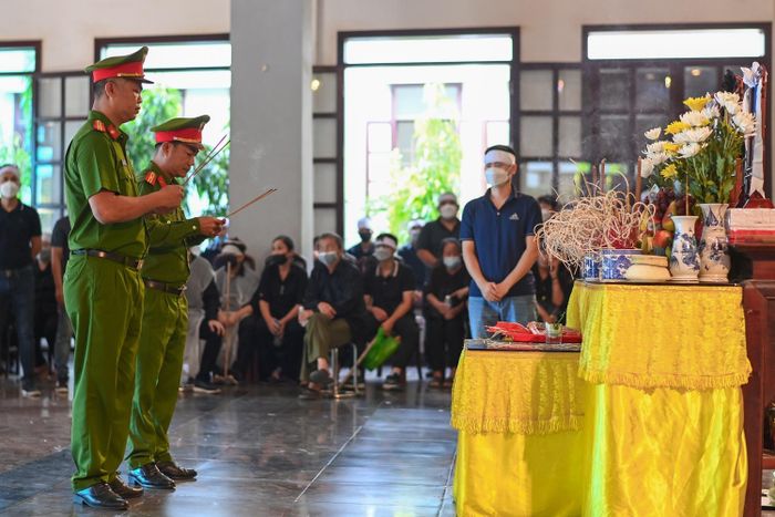 Để ghi nhận và tri ân sự hy sinh của các anh, Đảng ủy và lãnh đạo Công an thành phố Hà Nội quyết định tổ chức trọng thể lễ tang 3 liệt sĩ theo nghi thức của lực lượng Công an Nhân dân.