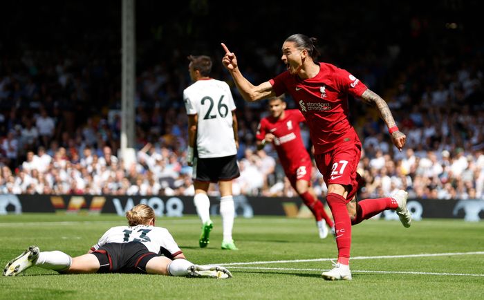  Thống kê từ Opta cho thấy Liverpool không có cú sút trúng đích nào trước khi Nunez vào sân. Sự khác biệt nhanh chóng được tân binh 75 triệu euro tạo ra. Anh in dấu giày vào 4 cú sút trúng đích của Liverpool kể từ thời điểm xuất hiện trên sân ở phút 51.