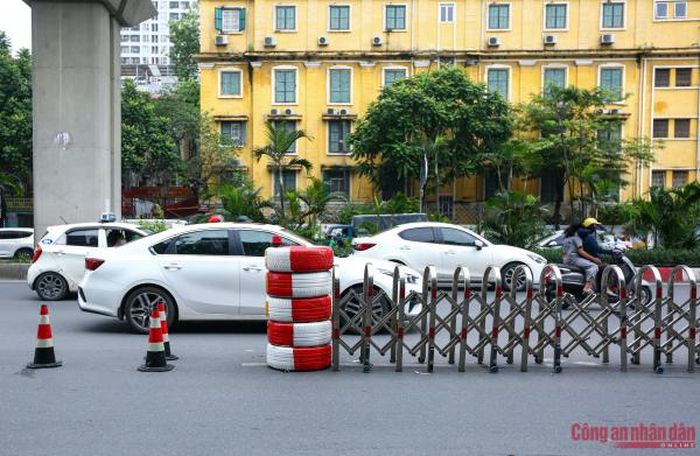 Tuyến đường Nguyễn Trãi, đặc biệt là đoạn đường từ Ngã Tư Sở đến Khuất Duy Tiến có mật độ phương tiện giao thông rất lớn. Tại đây cũng có nhiều tuyến đường giao cắt, nhiều ngõ và khu dân cư nên thường xuyên xảy ra hiện tượng ùn tắc giao thông vào giờ cao điểm. Để giảm thiểu ùn tắc giao thông trên đoạn đường này là đặc trưng cho toàn tuyến, Sở GT-VT đã lựa chọn phương án này để giảm thiểu ùn tắc giao thông và triển khai những tuyến tiếp theo.