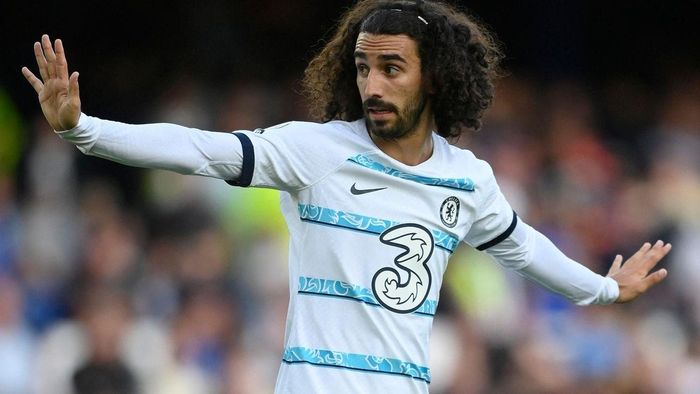 Cucurella vào sân ở phút 75 và anh chơi ở vị trí chạy cánh trái của Chelsea. Trong bối cảnh Chilwell chơi hay ở vị trí hậu vệ trái, bản hợp đồng trị giá 62 triệu bảng của Chelsea hè này phải chơi nhô cao hơn.