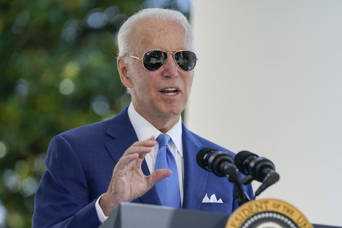 Tổng thống Joe Biden phát biểu trước khi ký 2 dự luật nhằm chống gian lận trong các chương trình cứu trợ doanh nghiệp nhỏ liên quan tới Covid-19 ngày 5/8 tại Nhà Trắng. Ảnh: AP.