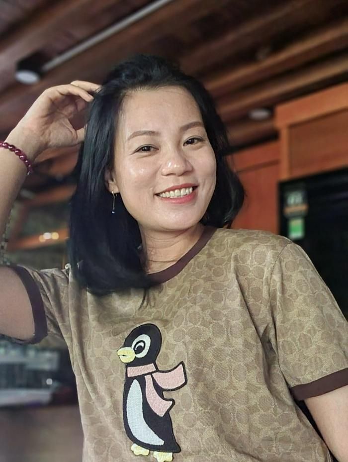 Bà xã Xuân Bắc ở tuổi 40.