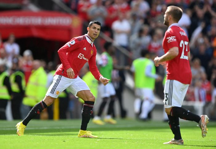 Ronaldo ngồi dự bị do chưa đủ thể lực.