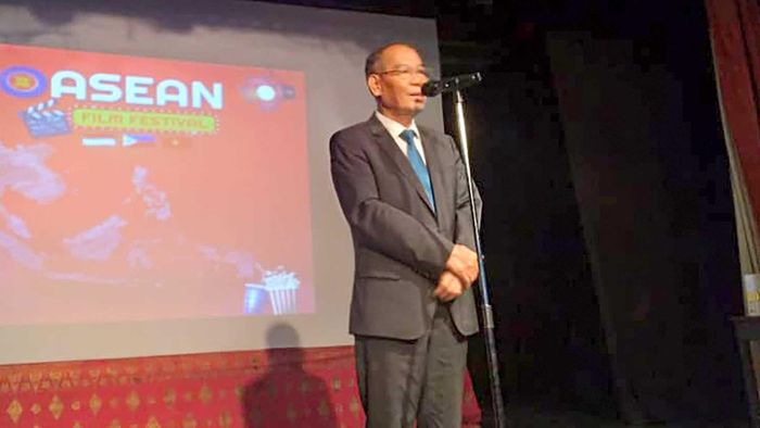 Đại sứ Nguyễn Nam Tiến phát biểu.