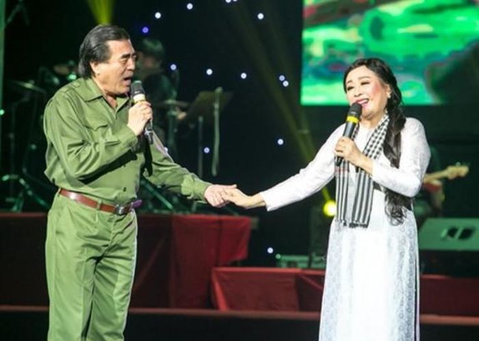 NSND Trung Đức và NSND Thu Hiền là cặp đôi được yêu mến trên sân khấu.