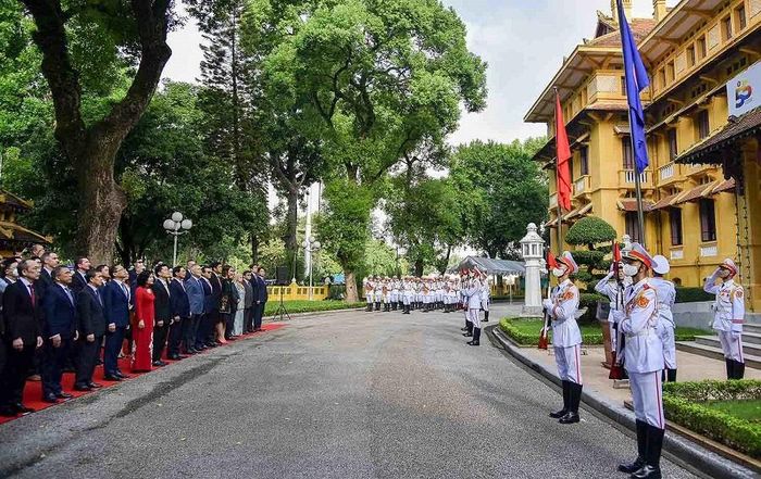 Các đại biểu tham dự Lễ thượng cờ kỷ niệm 55 năm thành lập ASEAN