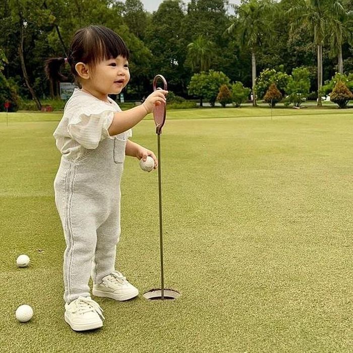 Con gái Cường Đô La và niềm đam mê bất tận với sân golf.
