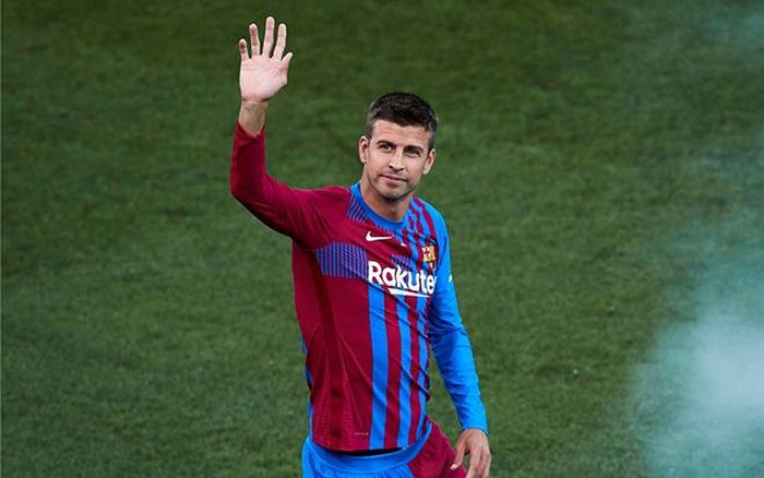 Pique giảm lương hỗ trợ Barcelona đăng ký thi đấu cho tân binh