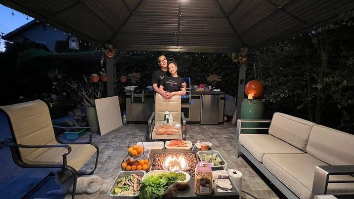 Vị doanh nhân cùng vợ trẻ có những buổi tiệc vô cùng lãng mạn. Ảnh: FB Thang Ngo