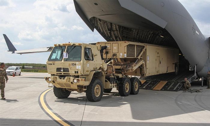 Có khả năng Mỹ đã yêu cầu quốc gia đồng minh chuyển giao những hệ thống M142 HIMARS của mình cho Ukraine nhằm đáp ứng yêu cầu cấp thiết của chiến trường và Romania sẽ được cung cấp những hệ thống mới đề bù đắp sau.