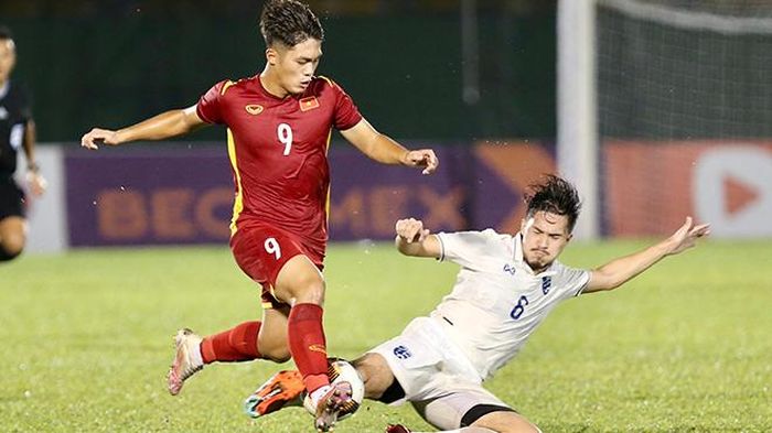 Quốc Việt cùng đồng đội sẽ gặp lại U19 Malaysia ngày 11/8 tới để tranh chức vô địch. Ảnh: TN