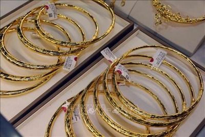Vàng tiếp tục giảm giá. Ảnh minh họa: TTXVN