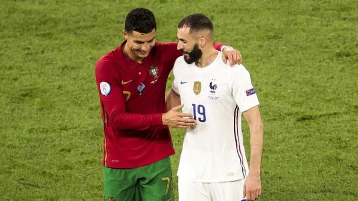 Benzema và Ronaldo trong lần tái ngộ tại EURO 2020