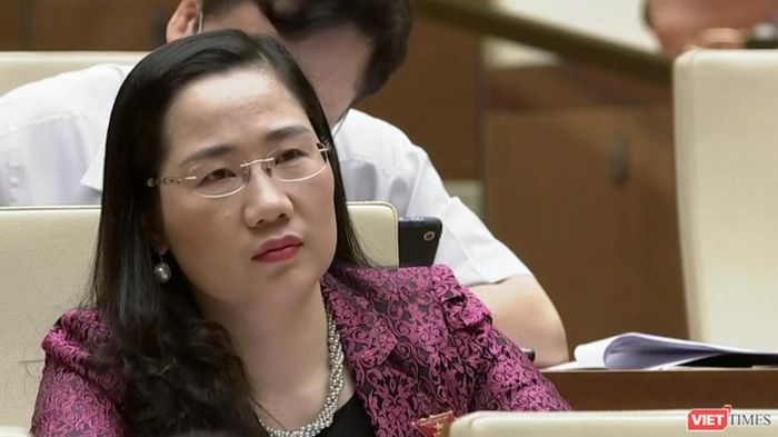 Đại biểu Nguyễn Thị Thủy - Đoàn ĐBQH tỉnh Bắc Kạn rất quan tâm phần trả lời chất vấn của Bộ trưởng Tô Lâm.