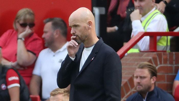 Ten Hag cần bổ sung lực lượng cho hàng tiền vệ đang lộ ra quá nhiều điểm yếu kém của mình và Rabiot là một cái tên thay thế.