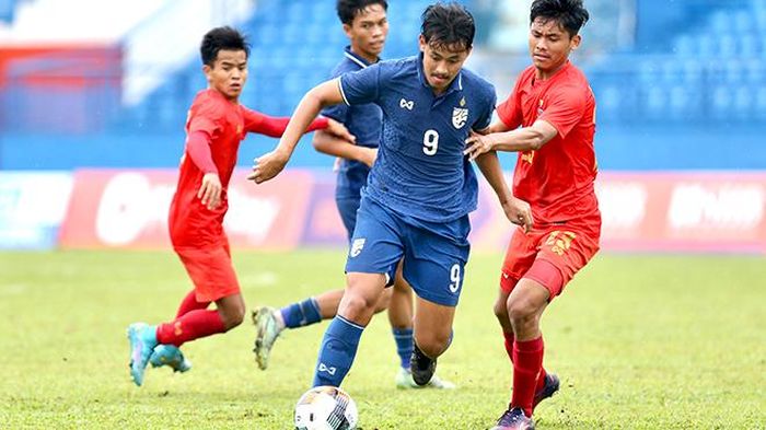 U19 Myanmar (đỏ) đá cả 4 trận và toàn thua ở giải U19 quốc tế 2022. Ảnh: TN