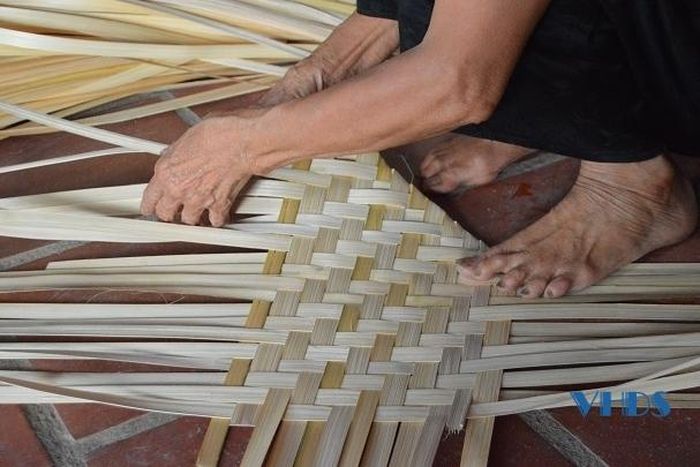 Tùy vào độ khéo léo, thành thạo của người đan mà quyết định đến năng suất, chất lượng sản phẩm.