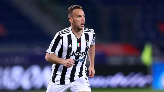 Juventus không thể tống khứ Arthur