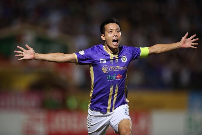 Thi đấu xuất sắc Văn Quyết đang đưa Hà Nội FC lên cao. Ảnh: VPF