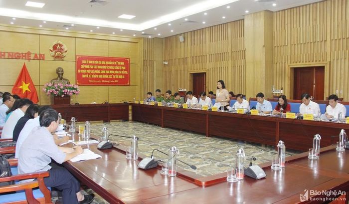 Toàn cảnh cuộc làm việc. Ảnh: Mai Hoa