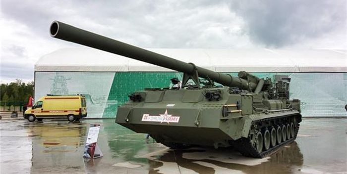 Cơ số đạn tăng từ 4 viên lên 8 viên, cơ cấu nạp đạn mới cho phép nạp đạn khi nòng pháo ở bất cứ vị trí nào.