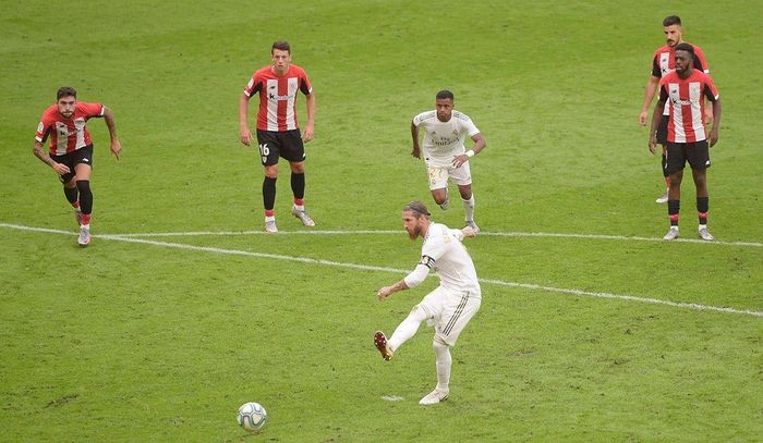  Tuy nhiên kể từ khi sang PSG, Ramos chưa bao giờ được trao quyền đá phạt đền, bất chấp việc anh đang có tỷ lệ sút penalty tốt thứ hai (chỉ kém Neymar) trong số các chuyên gia ở CLB. 