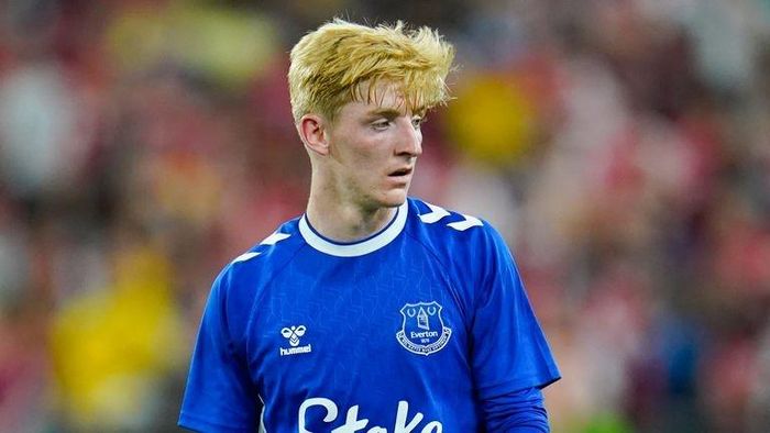 Chelsea muốn hoàn tất việc chiêu mộ Anthony Gordon trong kỳ chuyển nhượng hè 2022. Ảnh: Reuters.