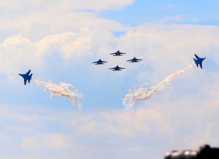 Biên đội Tráng sĩ Nga trình diễn kỹ thuật lái máy bay trước giờ khai mạc Army Games