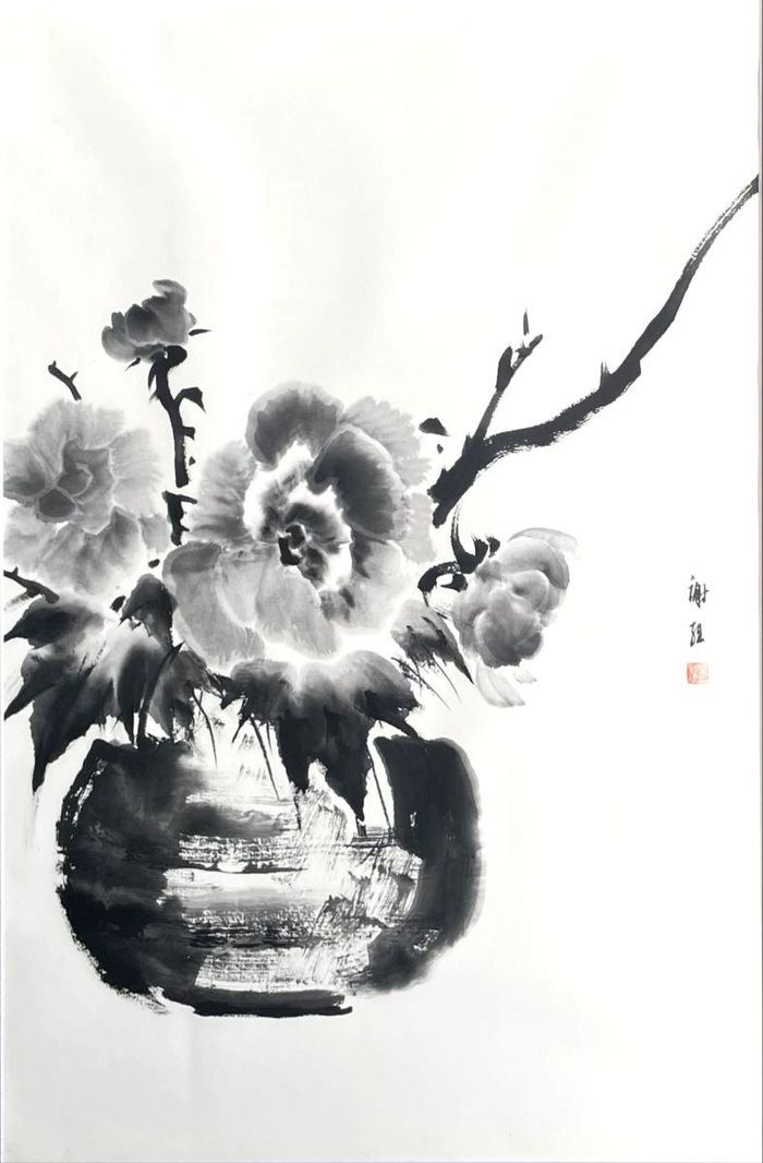 Tác phẩm Tĩnh vật hoa mẫu đơn (2021) - kích thước68x95 cm, mực và màu trên giấy. Tác giả Tạ Duy. Ảnh: The Muse Art Space