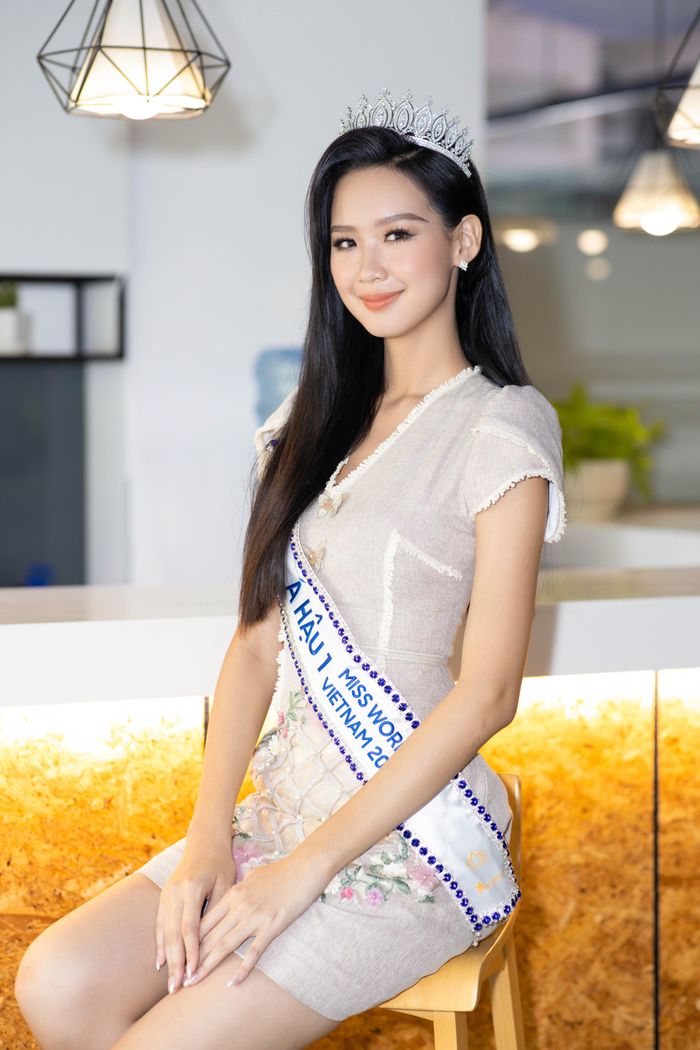  Bảo Ngọc chia sẻ khi tên của cô được xướng lên trong đêm chung kết với ngôi vị á hậu, nhiều thành viên trong đoàn đi phượt tỏ ra bất ngờ. Người đẹp lý giải Bảo Ngọc ở Hoa hậu Thế giới Việt Nam 2022 và Bảo Ngọc trên những cung đường phượt là hai hình ảnh khác nhau. "Tuy nhiên, tính cách của tôi thì vẫn không thay đổi, dù ở vai trò, vị trí nào", cô gái bày tỏ. 