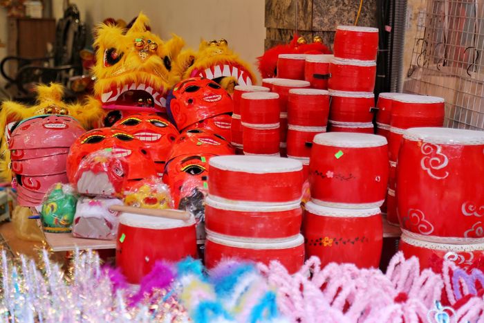 Các loại mặt nạ giấy được bán khá nhiều như nhân vật chú Tễu, Thị Nở...