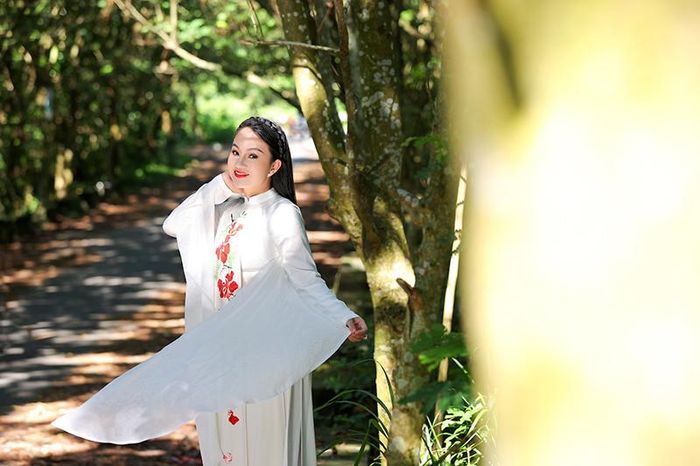 * Người bạn đời cũng là đồng nghiệp, hỗ trợ và chia sẻ với chị ra sao trong công việc và cuộc sống?