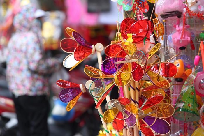 Đèn quay là loại đồ chơi được trẻ em ở mọi thế hệ ưa thích.