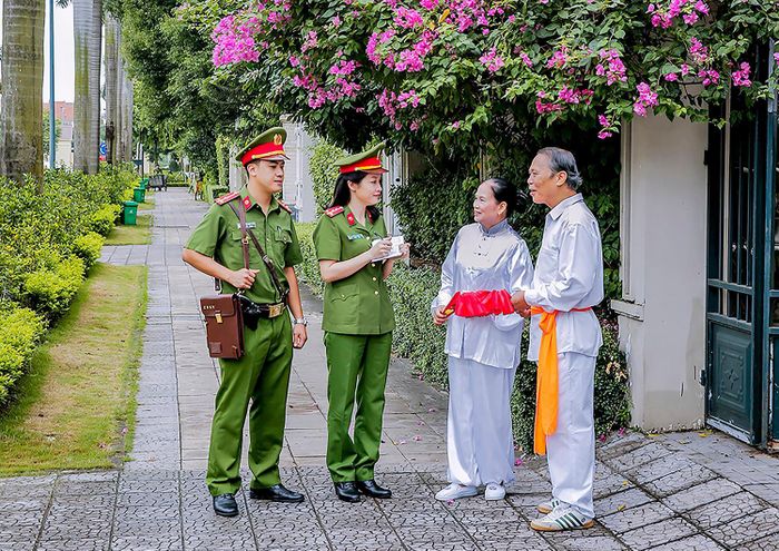 Các chiến sĩ cảnh sát khu vực thân thiện, luôn giữ thái độ ứng xử văn hóa, gần gũi với nhân dân đã góp phần xây dựng hình ảnh đẹp về người chiến sĩ Công an nhân dân