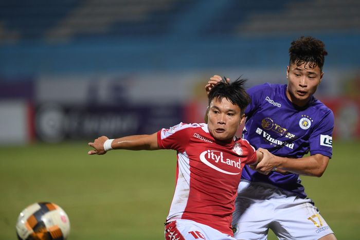  Đặng Văn Tới (phải) sẽ tiếp tục phát triển ở V.League trong màu áo CLB Hải Phòng. Ảnh: Việt Hùng. 