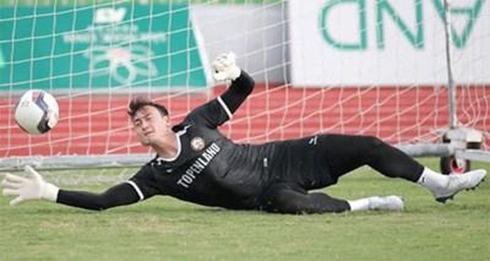 Văn Lâm sẵn sàng ra sân, khi Bình Định tiếp Thanh Hóa vào chiều 20-8, trong khuôn khổ vòng 12 V-League 2022.Ảnh: Bình Định FC.