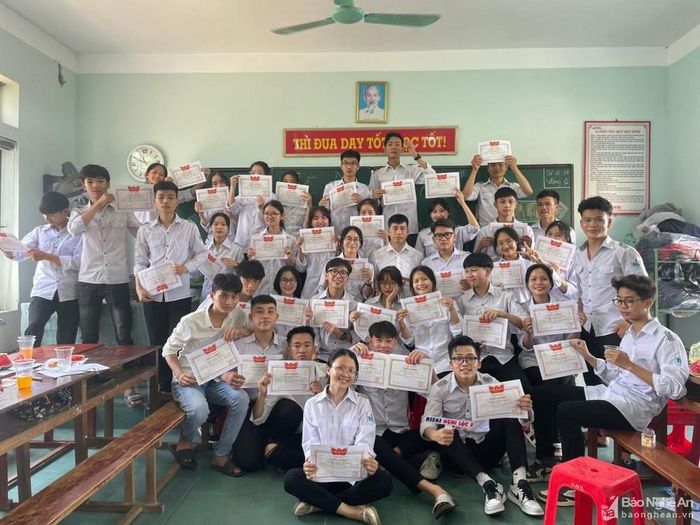 Lớp học 12A1, Trường THPT Nghi Lộc 5 được đánh giá là có chất lượng học sinh tương đối đồng đều, tỷ lệ đỗ đại học rất cao. Ảnh: NVCC