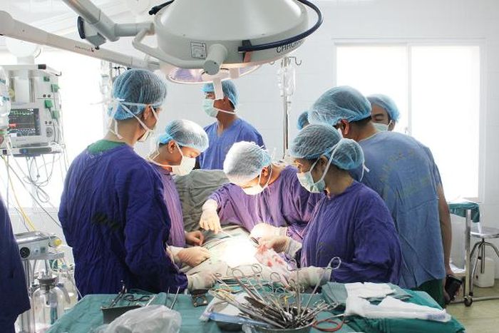 Nhiều kỹ thuật mới trong điều trị tại các bệnh viện CAND góp phần cứu sống nhiều người bệnh nặng.