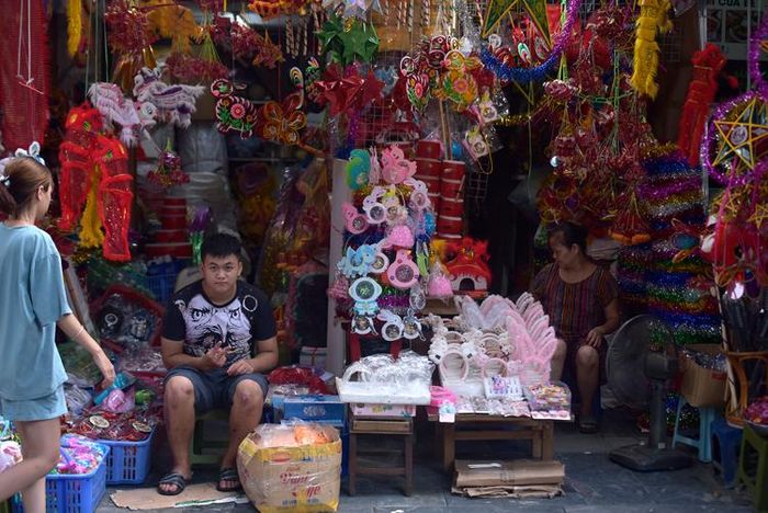 Theo khách hàng nhận xét, năm nay đồ chơi phong phú và không có hiện tượng tăng hoặc ép giá.